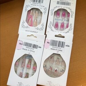 Press-on Nails (lot of 4)